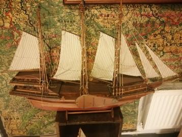 GEWELDIG OUD EIGEN BOUW HOUTEN MODELSCHIP TOPSTAAT 105X75 CM beschikbaar voor biedingen