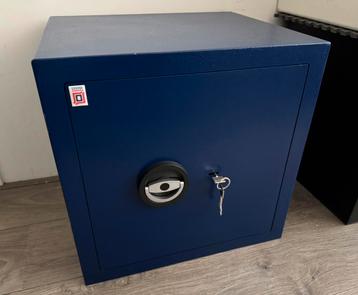 Zeer degelijke Sistec kluis brandkast met 2 sleutels beschikbaar voor biedingen