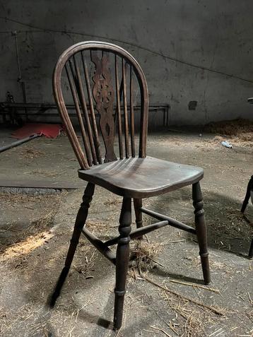 Antieke Engelse Windsor stoelen  beschikbaar voor biedingen