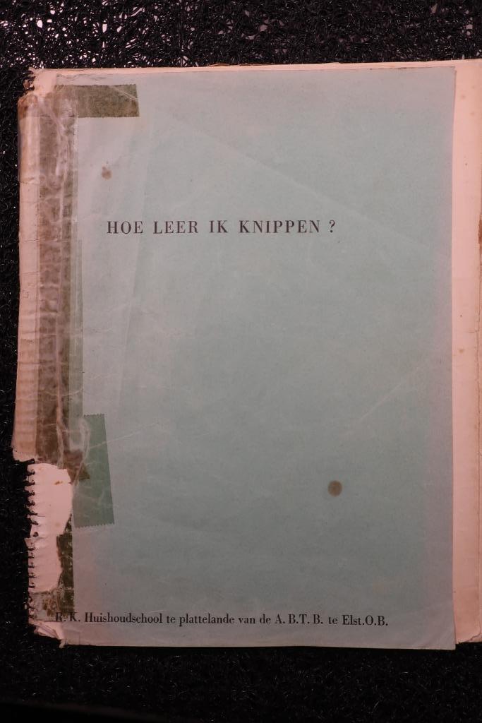 STOFKNIPPEN - NAAIEN -, Hobby en Vrije tijd, Kledingpatronen, Gebruikt, Vrouw, Overige merken, Ophalen of Verzenden