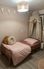 Rotan bed, Kinderen en Baby's, Kinderkamer | Bedden, 85 tot 100 cm, Ophalen of Verzenden, Zo goed als nieuw, Matras