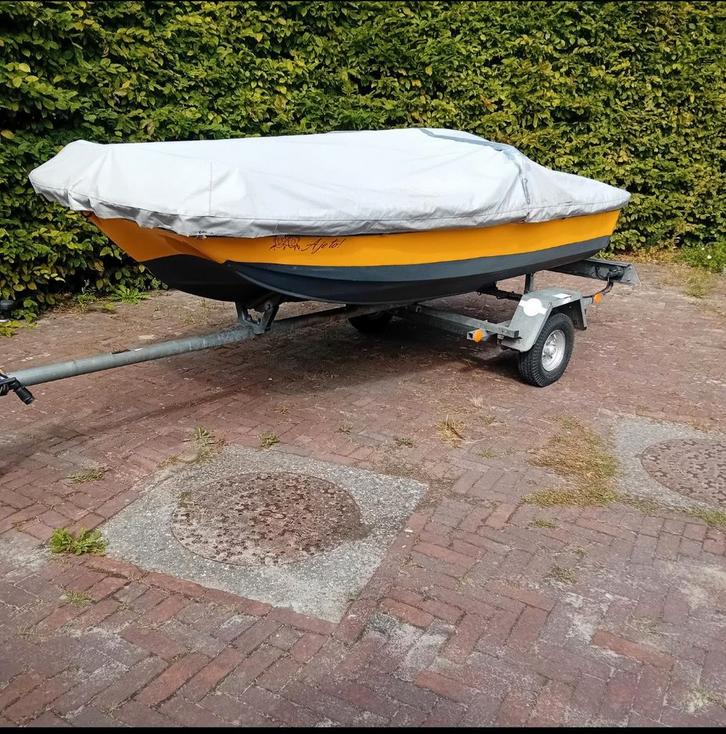 Leuk bootje met trailer - Dubbelwandig!, Watersport en Boten, Boottrailers, Gebruikt, Sloepentrailer, Minder dan 1500 kg, Minder dan 6 meter