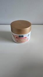 Kneipp Silky Secret Body Scrub & Lotion Set - Nieuw, Ophalen of Verzenden, Nieuw, Bad & Douche