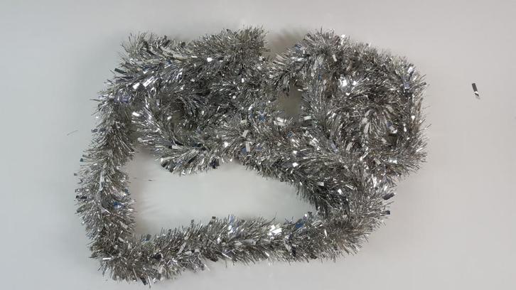 Zilveren slinger, kerstversiering, 3 meter (3). W1, Diversen, Kerst, Gebruikt, Ophalen of Verzenden