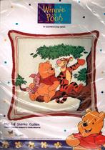 Cado opruiming winnie the pooh kussen, toll stories, Ophalen of Verzenden, Nieuw, Handborduren, Borduurpakket