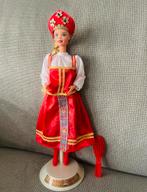 Russische Barbie in traditionele kleding, Ophalen of Verzenden, Zo goed als nieuw, Babypop