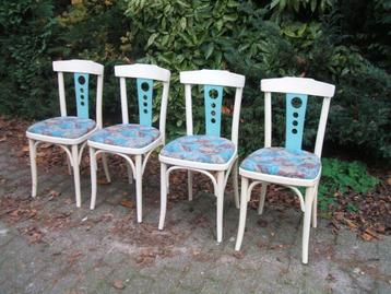 Set van 4 brocante witte/turquoise Thonetstoelen. beschikbaar voor biedingen