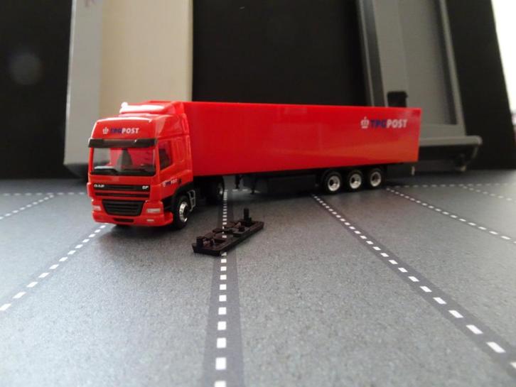923 herpa daf cf tpg post nl 1:87 truck trein oplegger, Hobby en Vrije tijd, Modelauto's | 1:87, Nieuw, Bus of Vrachtwagen, Herpa