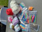 Haaknaalden, garens en sleutelhangers, Ophalen of Verzenden, Nieuw, Breien of Haken, Wol of Garen