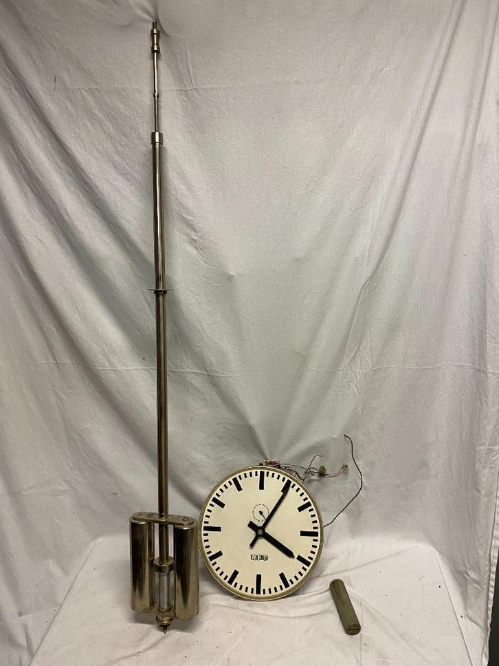 Elektrische RFT moederklok met compensatie slinger geen kast, Antiek en Kunst, Antiek | Klokken, Ophalen of Verzenden