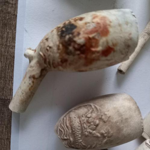 Verzameling oude kleipijpenkoppen- 18e- 19e eeuw- met wapens, Antiek en Kunst, Antiek | Keramiek en Aardewerk, Ophalen of Verzenden