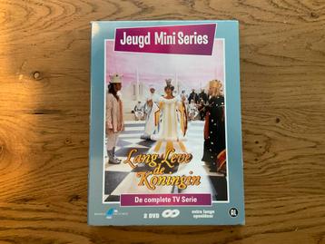9). Lang Leve de Koningin, (De Complete Serie, ruim 150 min) beschikbaar voor biedingen