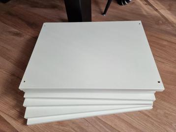 Laatste set van 5 stuks Ikea Pax Legplanken + plankdragers beschikbaar voor biedingen
