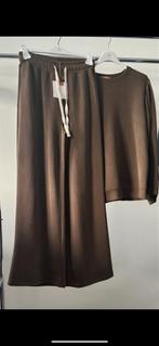 Bruin pak Made in Italy, Kleding | Dames, Truien en Vesten, Ophalen of Verzenden, Nieuw, Maat 38/40 (M), Bruin
