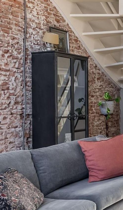 Goossens Vitrinekast Metaal, 2 glasdeuren, Huis en Inrichting, Kasten | Vitrinekasten, Zo goed als nieuw, 150 tot 200 cm, 50 tot 100 cm
