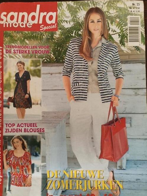 Sandra Mode special 25 zomerjurken in maat 40 - 60, Hobby en Vrije tijd, Kledingpatronen, Zo goed als nieuw, Vrouw, Overige merken