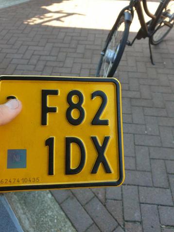 Piaggio zip 2000 frame met kenteken ZONDER WOK!!!! beschikbaar voor biedingen