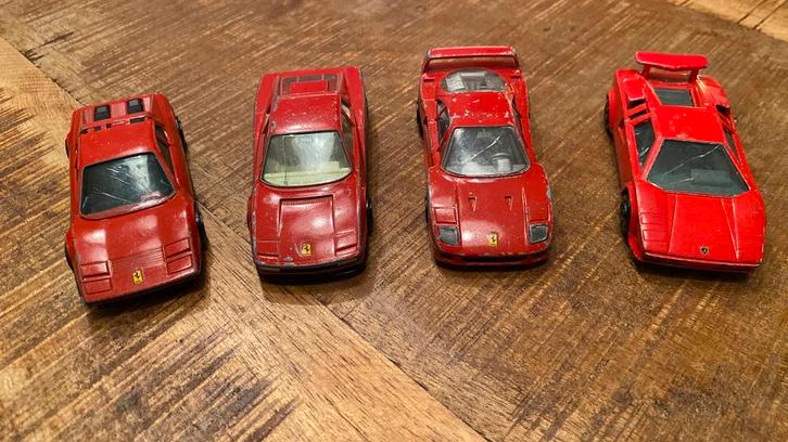 3 rode Ferrari en 1 rode Lamborghini Speelgoed autos, Kinderen en Baby's, Speelgoed | Speelgoedvoertuigen, Zo goed als nieuw, Ophalen of Verzenden