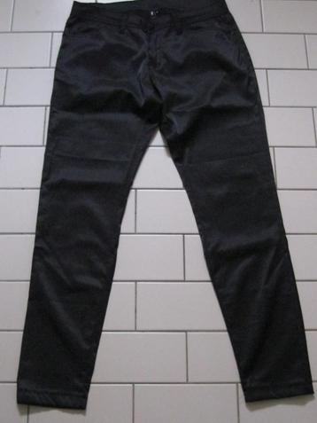 maat M, 1 nieuw zwart glanzend heup broek, stretch beschikbaar voor biedingen