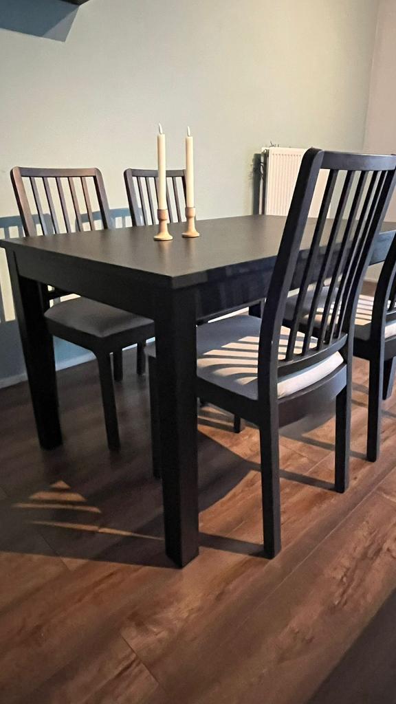 Eetkamerset IKEA - zeer goede staat, Huis en Inrichting, Complete eetkamers, Ophalen, Zo goed als nieuw, 4 tot 6 stoelen