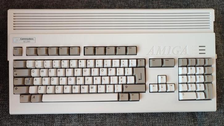 supermooie Amiga 1200 (sealed), Computers en Software, Vintage Computers, Ophalen of Verzenden