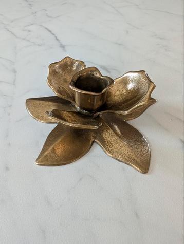 Vintage Messing Bloem Kandelaar beschikbaar voor biedingen