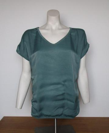Nr.85: Mooie Top Blouse groen merk RBLZ maat L Zijde glanzen beschikbaar voor biedingen