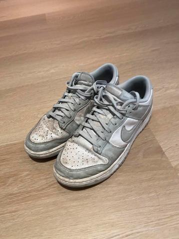 Nike dunk low maat 44 beschikbaar voor biedingen