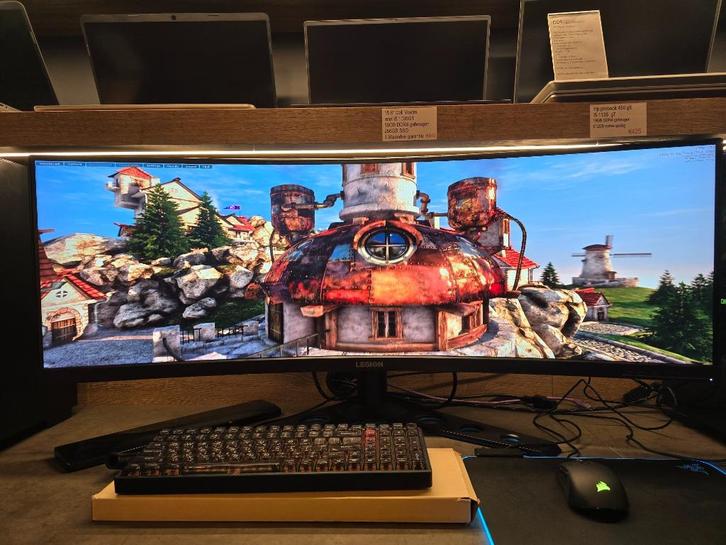 43.3" Lenovo Legion Y44w-10 monitor, Computers en Software, Monitoren, Zo goed als nieuw, 101 t/m 150 Hz, DisplayPort, HDMI, USB-C