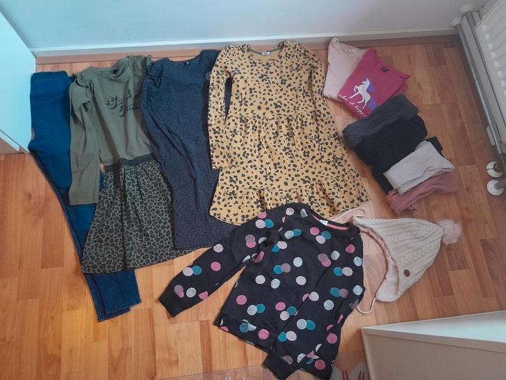 Leuk kledingpakket.
Maat 134-140.
15 stuks.
Winter.
Meisje., Kinderen en Baby's, Kinderkleding | Maat 134, Gebruikt, Meisje, Ophalen of Verzenden