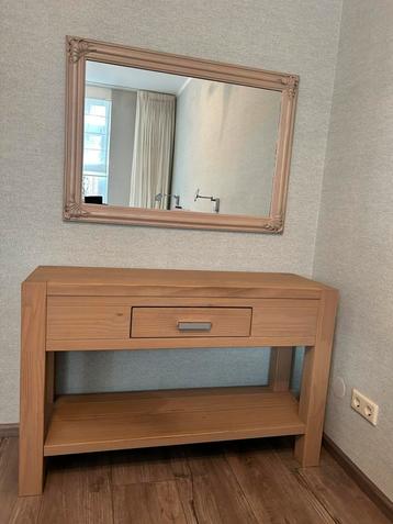 Side table beschikbaar voor biedingen