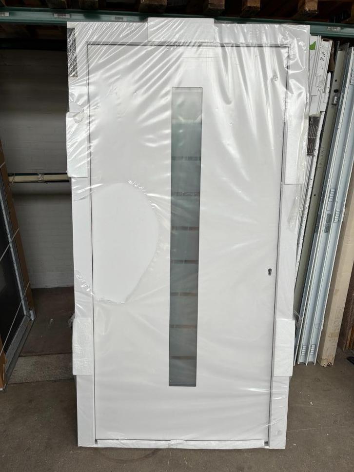 Aluminium voordeur 110 x 210 cm Rechts kleur Wit, Doe-het-zelf en Verbouw, Deuren en Horren, Nieuw, Buitendeur, 200 tot 215 cm