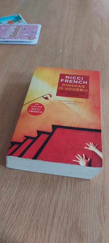 Nicci French - Dinsdag is voorbij beschikbaar voor biedingen