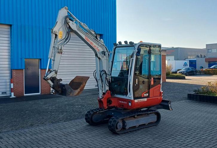 Takeuchi TB 230 LSA Extra 2022 930uur TB230, Zakelijke goederen, Machines en Bouw | Kranen en Graafmachines, Graafmachine, Ophalen
