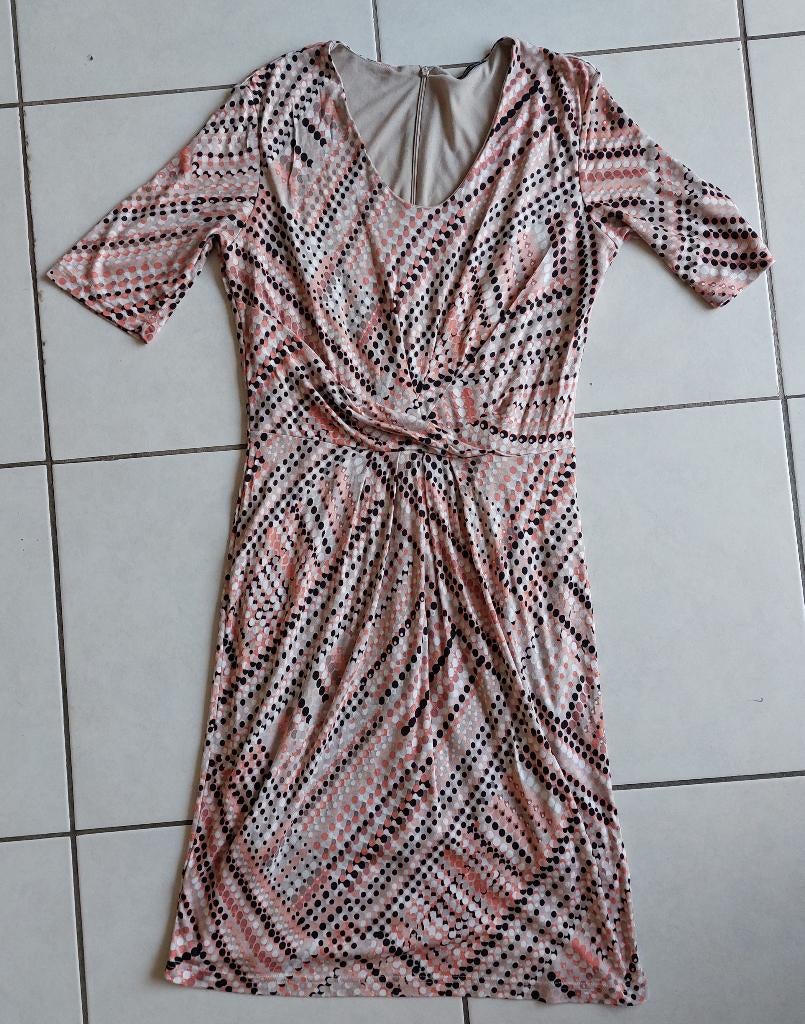 Mooie afkledende jurk: Gerry Weber maat 38 ( zalmkleurig met, Maat 38/40 (M), Overige kleuren, Nieuw, Ophalen of Verzenden