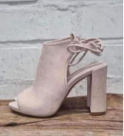 Kenneth Cole - Suedeleren pumps maat 41 - Nieuw, Kleding | Dames, Schoenen, Nieuw, Pumps, Roze, Ophalen of Verzenden