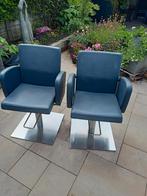 Te koop 2 kappersstoelen grijs, Ophalen of Verzenden, Gebruikt