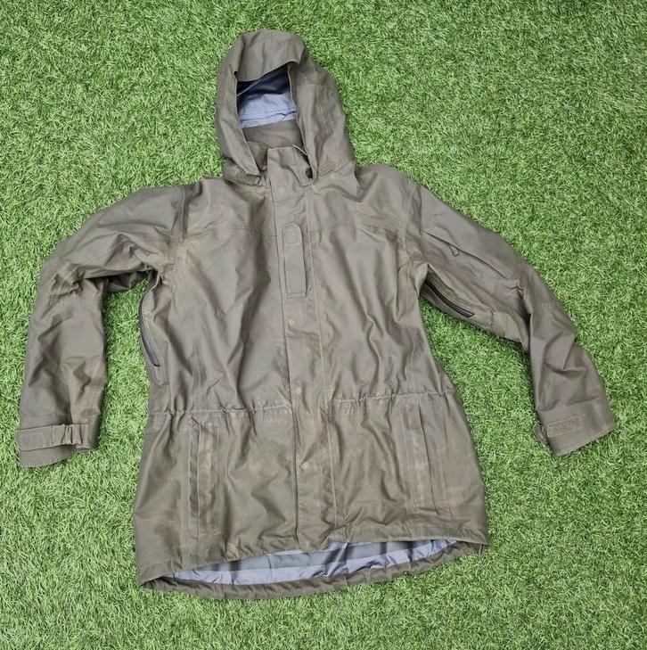 Carinthia Gore-Tex jas maat XL Survival/Hiking/outdoor, Sport en Fitness, Bergsport en Wandelen, Zo goed als nieuw, Kleding, Ophalen