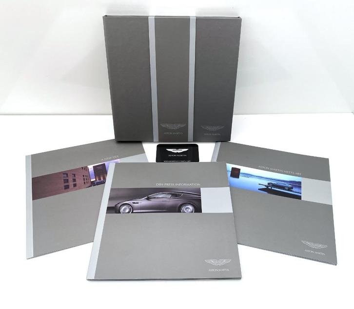 2003 Aston Martin DB9 persmap, Boeken, Auto's | Folders en Tijdschriften, Zo goed als nieuw, Algemeen, Verzenden