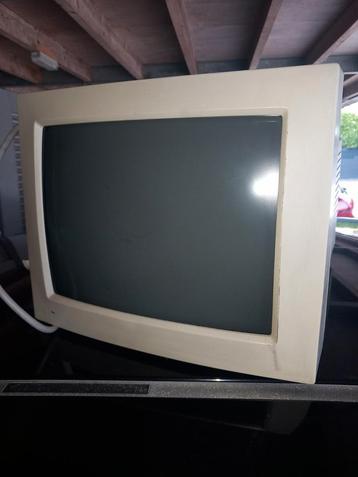 Apple 12" rgb crt monitor (ongetest zie adv voor info) beschikbaar voor biedingen