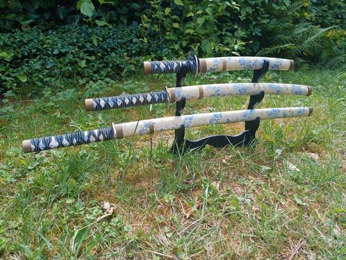 Display katanas zwaarden, Doe-het-zelf en Verbouw, Metalen, Zo goed als nieuw, IJzer, Ophalen of Verzenden