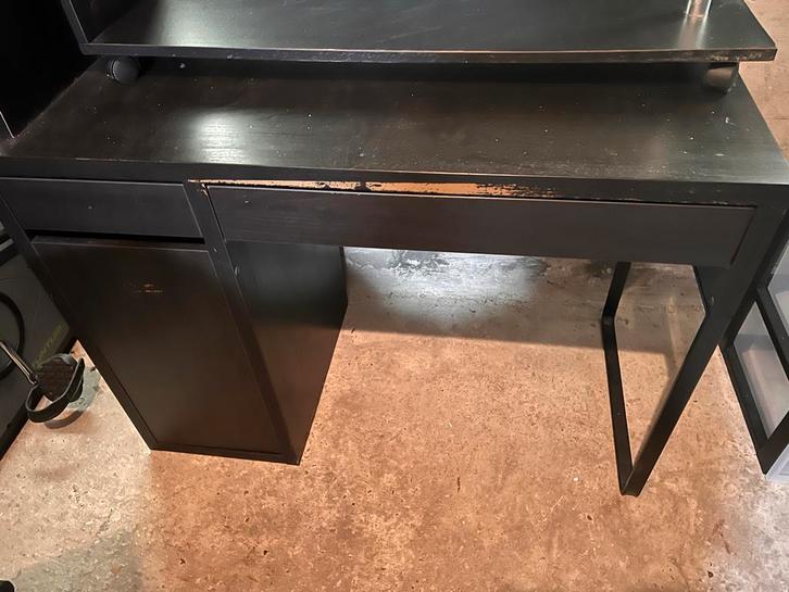 Ikea Mick Bureau inkleur zwart- Gebruikt, Huis en Inrichting, Bureaus, Gebruikt, Bureau, Ophalen of Verzenden