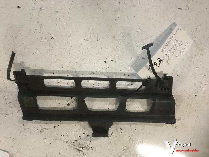 Mercedes W124 Bumperkapje geribbeld, Auto-onderdelen, Overige Auto-onderdelen, Gebruikt, Ophalen of Verzenden