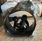 Stenen beeldje van een gezin nieuw!, Antiek en Kunst, Kunst | Beelden en Houtsnijwerken, Ophalen of Verzenden