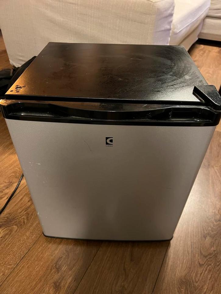 Candor mini koelkast, Witgoed en Apparatuur, Koelkasten en IJskasten, Gebruikt, Zonder vriesvak, Minder dan 75 liter, Minder dan 85 cm