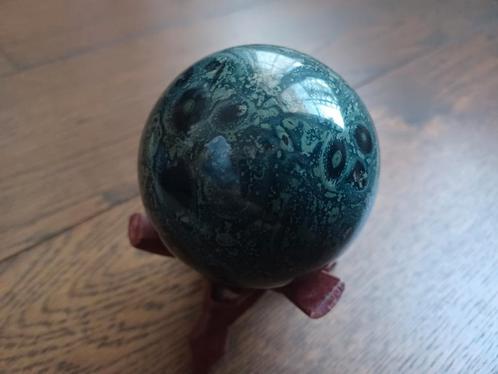 Mineraal Edelsteen Bol – Kambaba Jaspis (Eldariet) 8cm, Verzamelen, Mineralen en Fossielen, Mineraal, Ophalen of Verzenden