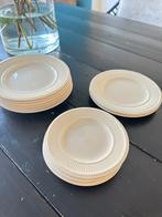 Wedge wood Edmee, Huis en Inrichting, Keuken | Servies, Ophalen of Verzenden, Zo goed als nieuw, Bord(en), Effen