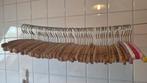 houten kinderhangertjes 64 stuks, Kleding | Dames, Kledinghangers, Ophalen of Verzenden, Gebruikt, Hout
