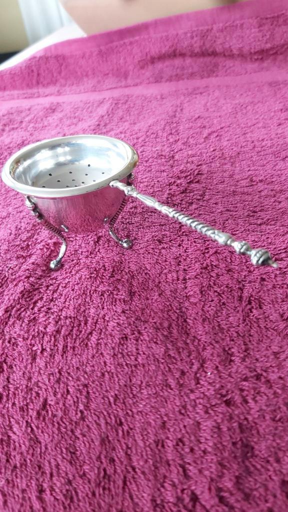 ZILVEREN THEEZEEFJE MET BIJBEHOREND LEKBAKJE, Antiek en Kunst, Antiek | Goud en Zilver, Ophalen of Verzenden
