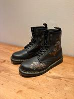 Dr. Martens Laarzen met Bloemenprint - Maat 42, Kleding | Dames, Schoenen, Zwart, Ophalen of Verzenden, Dr. Martens, Zo goed als nieuw
